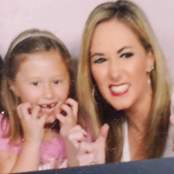 Meet your Posher, Katie - Picture 3 of 16